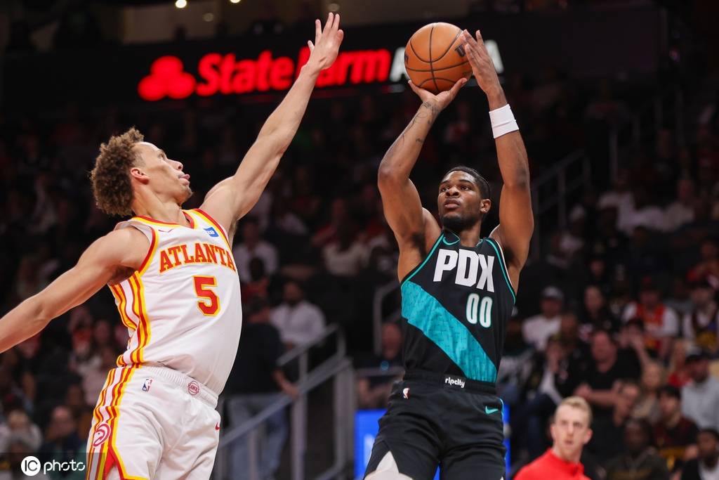 库明加20+7杨瀚森1板1助 老鹰狂胜开拓者